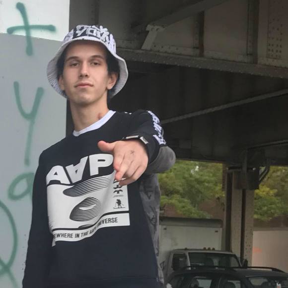 Meet your Posher, Marlon - Picture 1 of 1